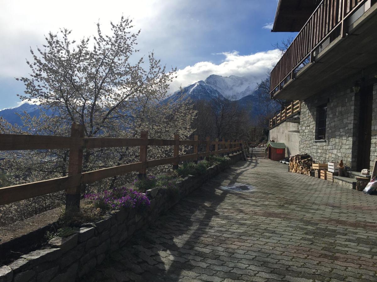 La Casa Del Bosco Appartement Aosta Buitenkant foto